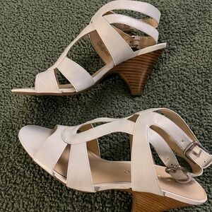 White leather look sandals with double straps. Size 6.5. Franco Sarto.